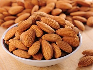 The health benefits of eating almonds