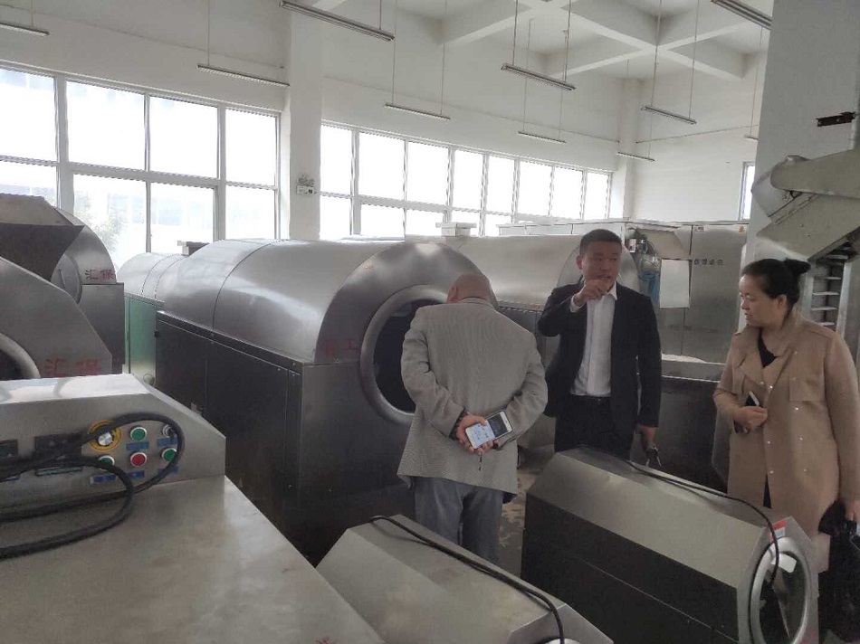 Many customers come to xuchang zhigong to investigate the multi-functional goods stirrer equipment